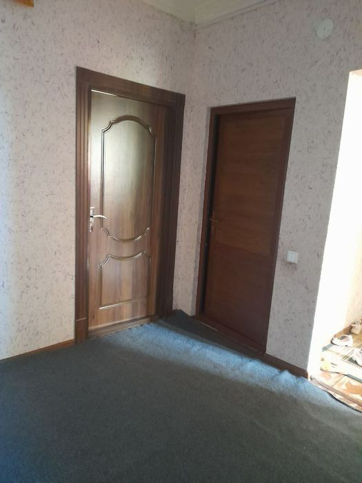 Квартира 5 хонали сотилади