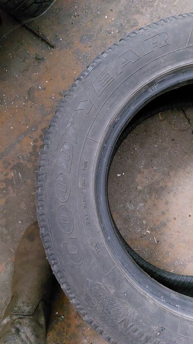 235/65 R17 Goodyear