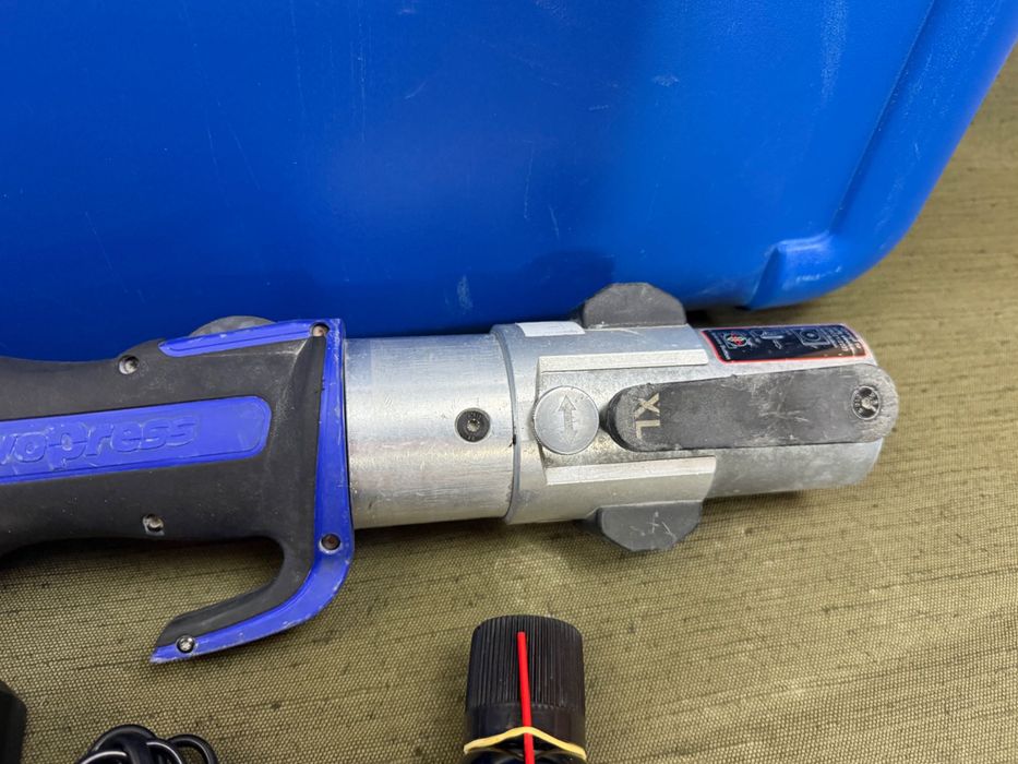 Geberit ACO 203XLplus 2XL Bluetooth прес машина Milwaukee M18