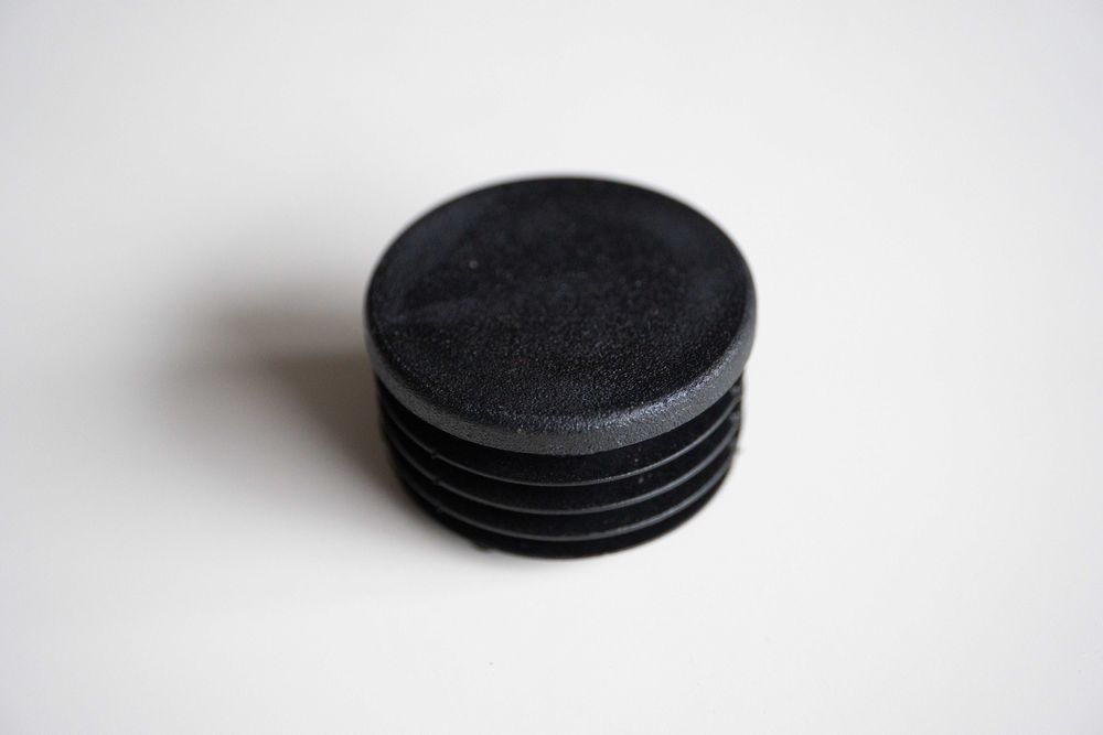 Пластмасови тапи за профили, ръкохватки, розетки