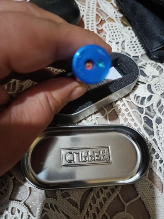 Vând brichetă cliper