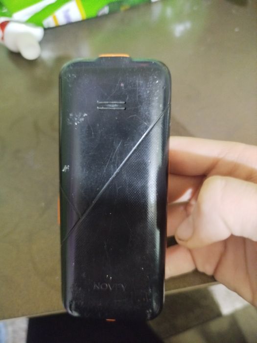 Novey knopochniy telefon