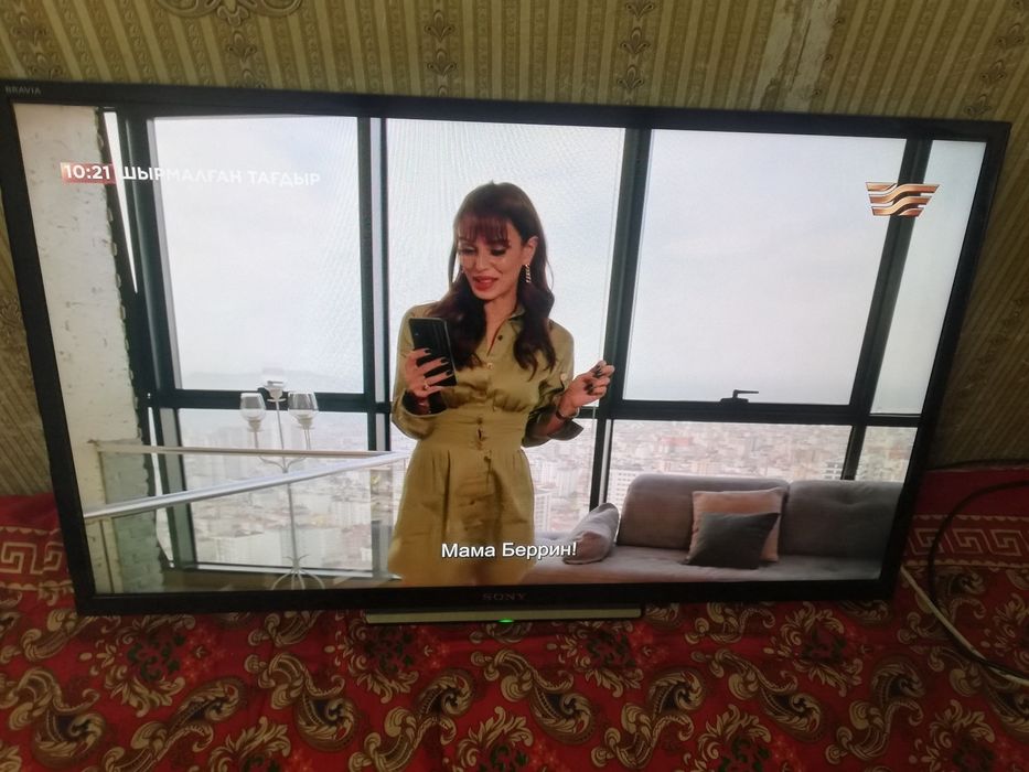 Продам телевизор 82см