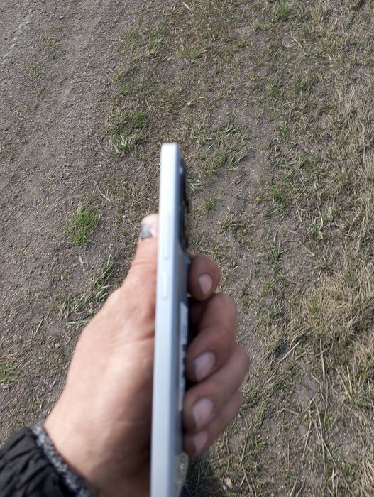 Продам обменяю телефон