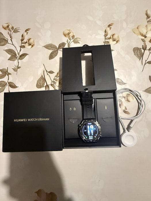 Huawei ultimate smart  часовник