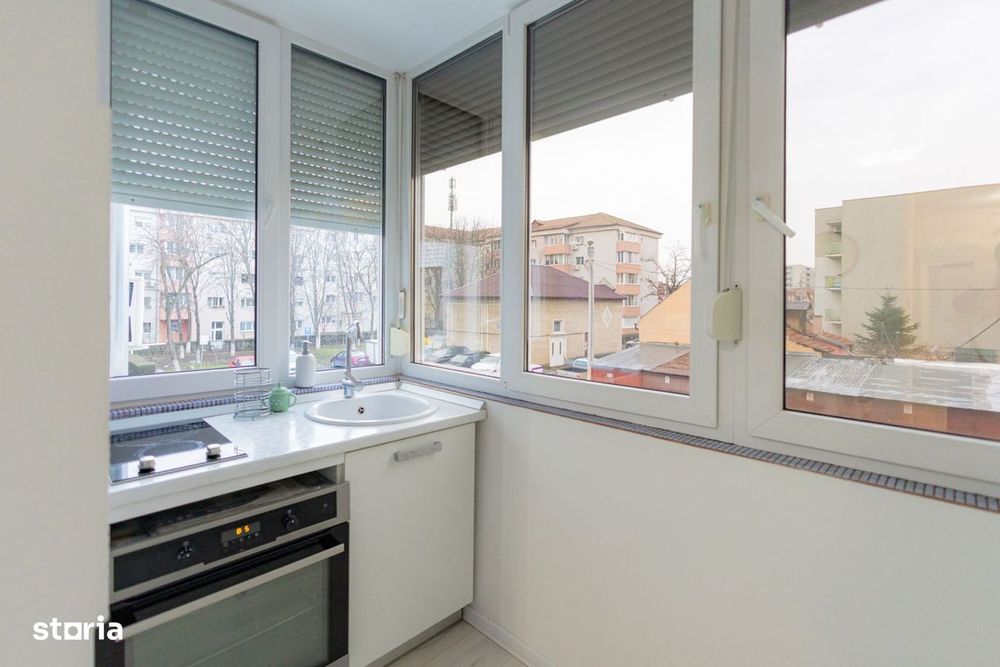 De vânzare apartament cu 3 camere, parcare inclusa, Rogerius.