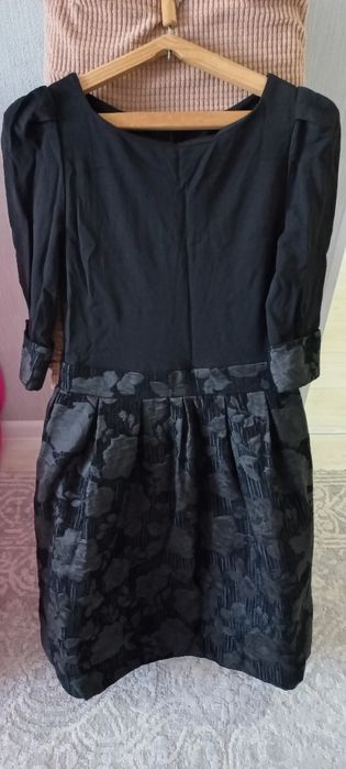 Продам платья для разных возрастов