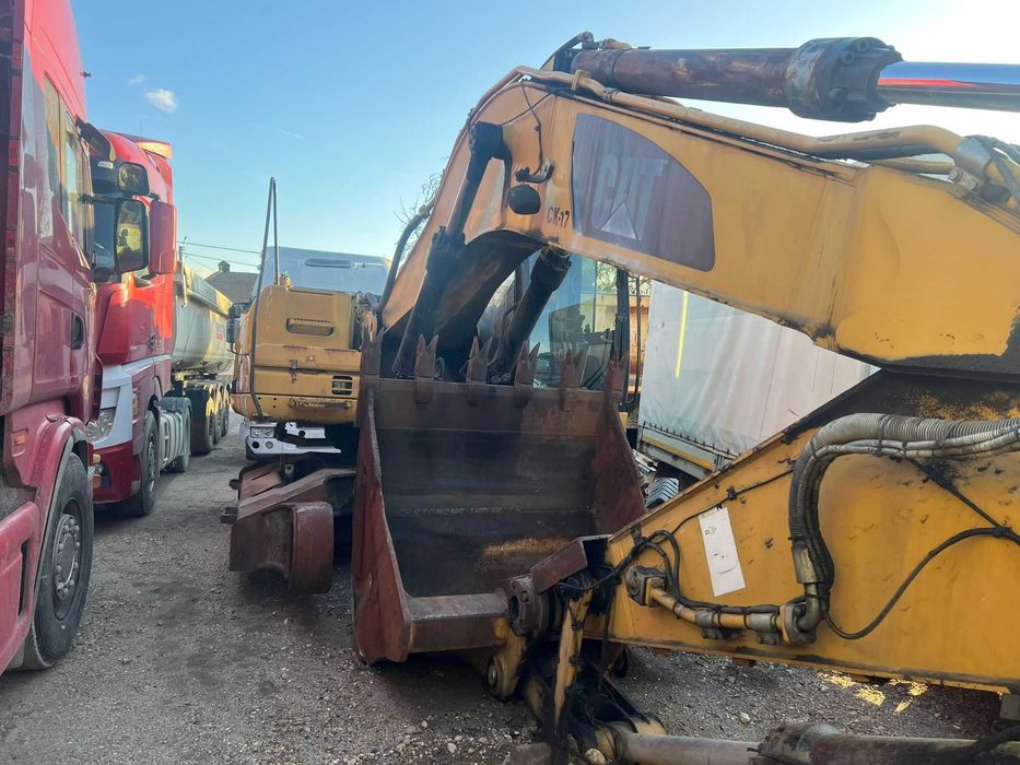 Dezmembrez Excavator Caterpillar 325D din 2007