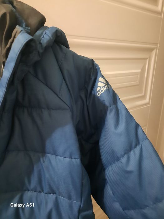 Пуховик ,весна. Adidas