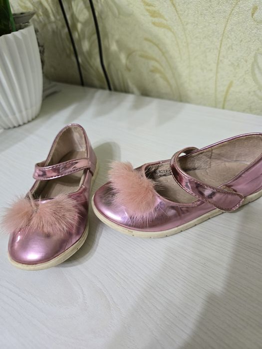 Продаю праздничные туфли