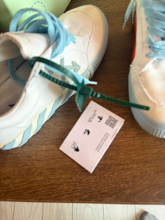 Adidași Off White Vulcanic