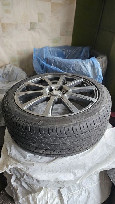 Комплект дисков R18 с летней резиной