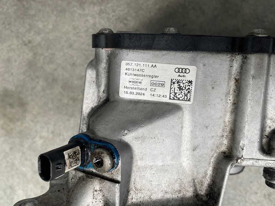 carcasa termostat Vw - Audi cod 057121111AA
