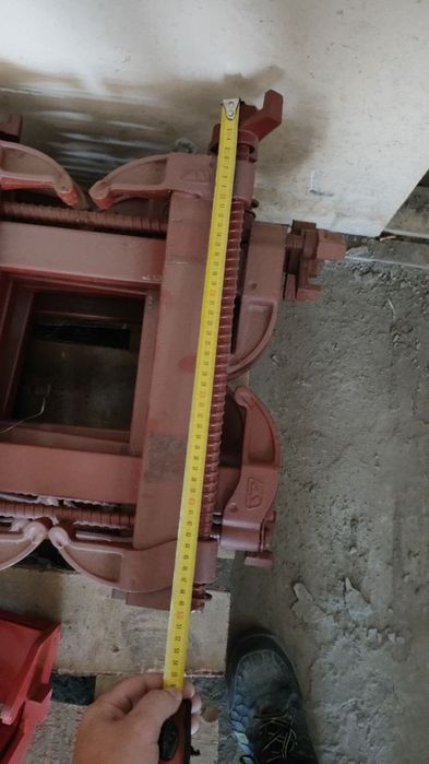 Унивилки, Триноги, Стойки, Тайрот