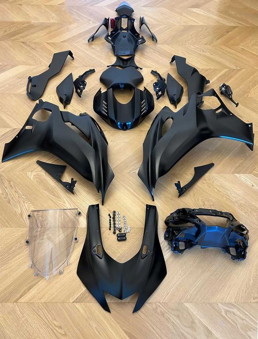 YAMAHA R6 - Pachet COMPLET CARENE NEGRE OEM Yamaha YZF-R6 RJ27 + accesorii + componente montaj (inclus)