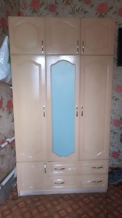 Продам   шифоньер.