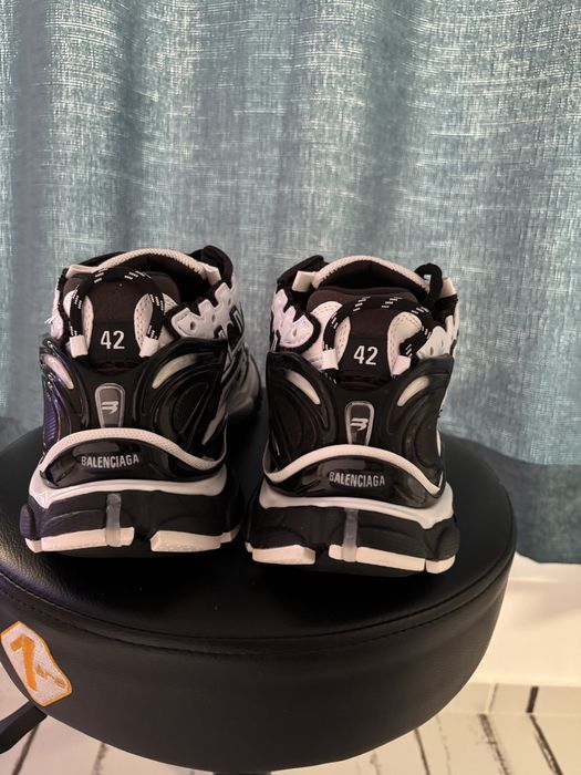 Balenciaga runner