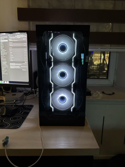 Классный игровой компьютер брал год назад в gshop коробки есть