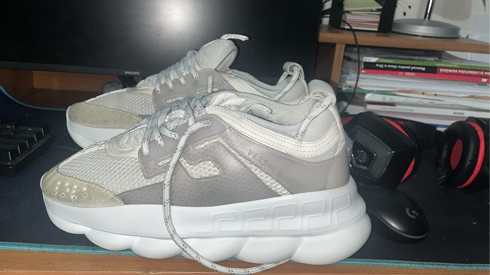 Vand versace chain reaction