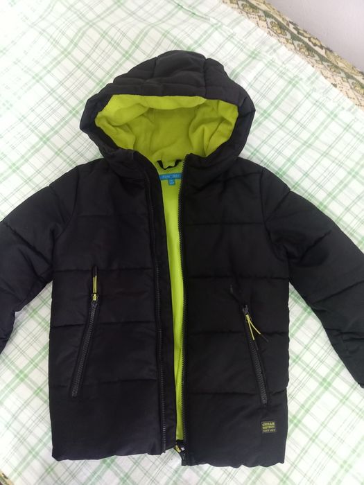 Продам куртки на мальчика
