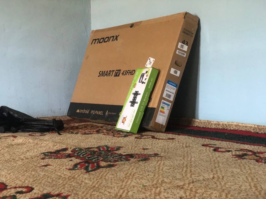 Smart TV 43 talik