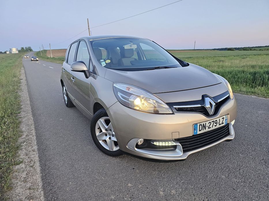 RENAULT Scenic