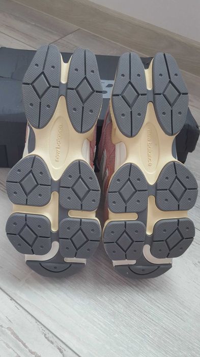 Нови розови дамски маратонки New Balance 9060 U9060HSP р-р 39