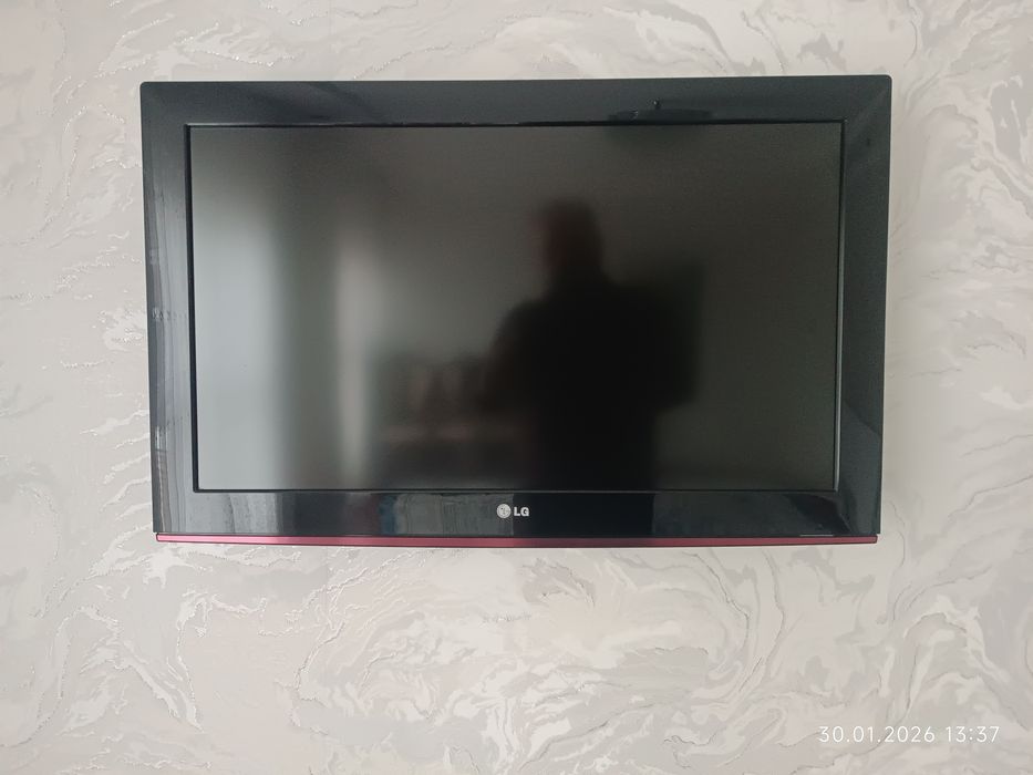 Продам..  Две Корейский ТВ