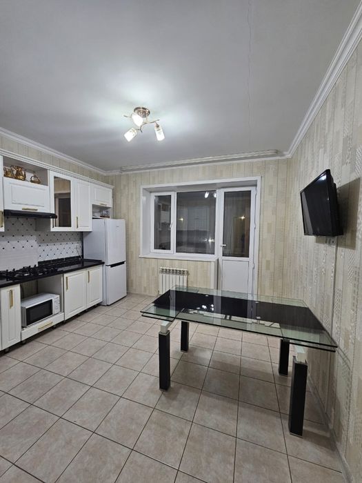 Обеданный стол раздвижной