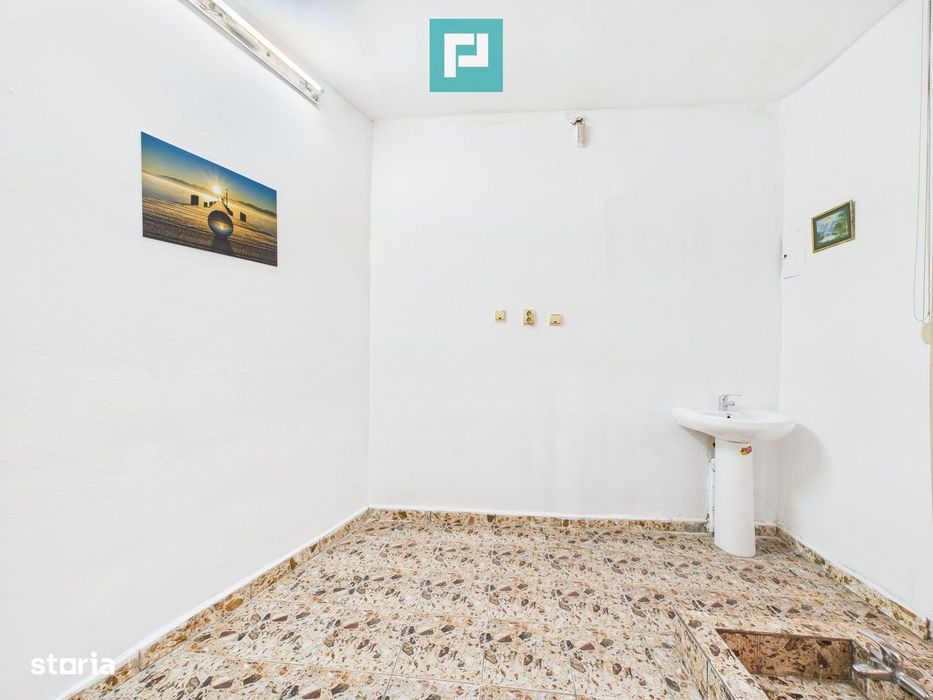 Spațiu comercial central, în Sântana - Arad