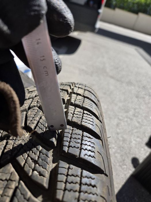 Goodyear зимни гуми за bmw i3 2 броя