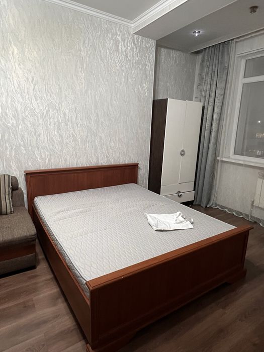 Кровать с матрасом