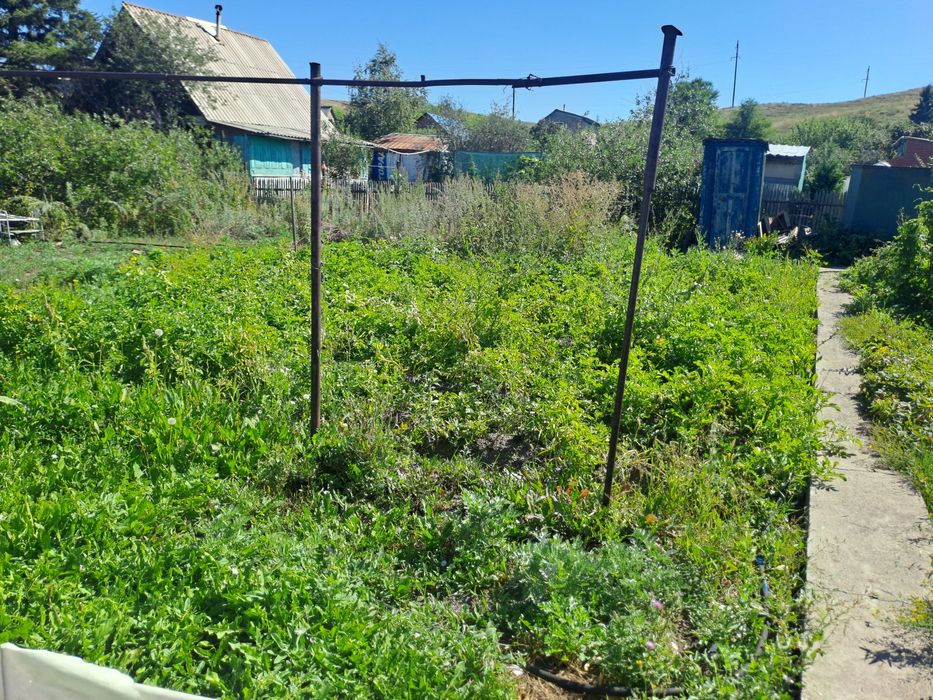 Продам дачу . Участок 6 соток .