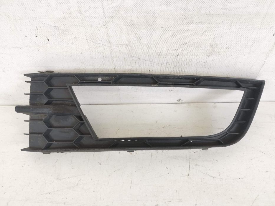 Ляв проекторен грил Шкода Октавия 3 / Skoda Octavia 3 Оригинален Ляв п