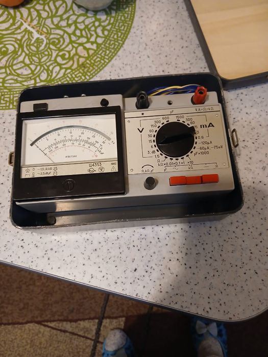 Продам Вольтметр