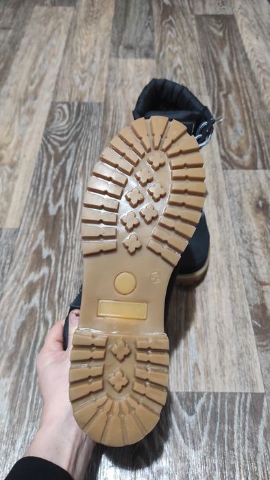 Продам ботинки осень