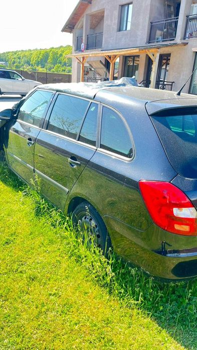 Vând Skoda Fabia.