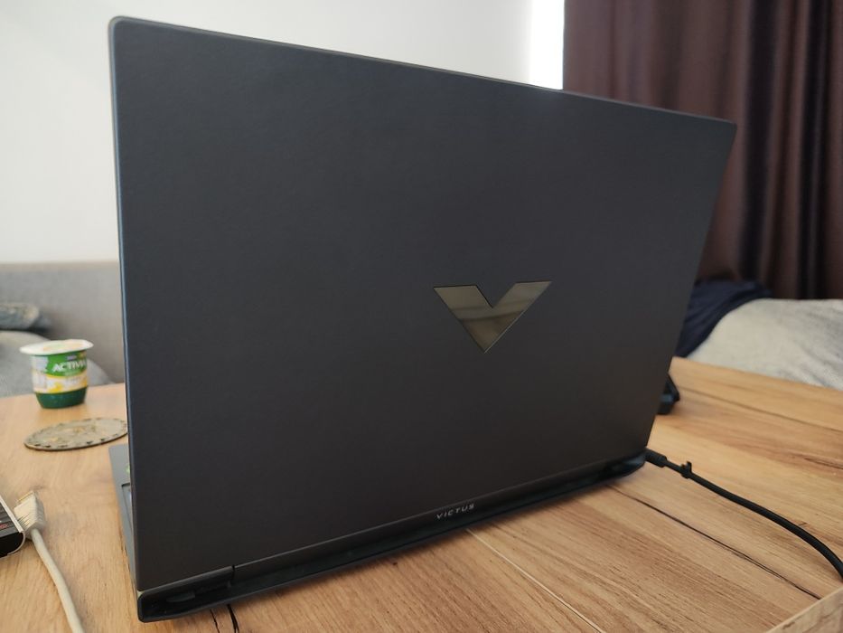Laptop HP Victus i7 13th, RTX 5050, ram ddr5, estetic 10/10, la cutie