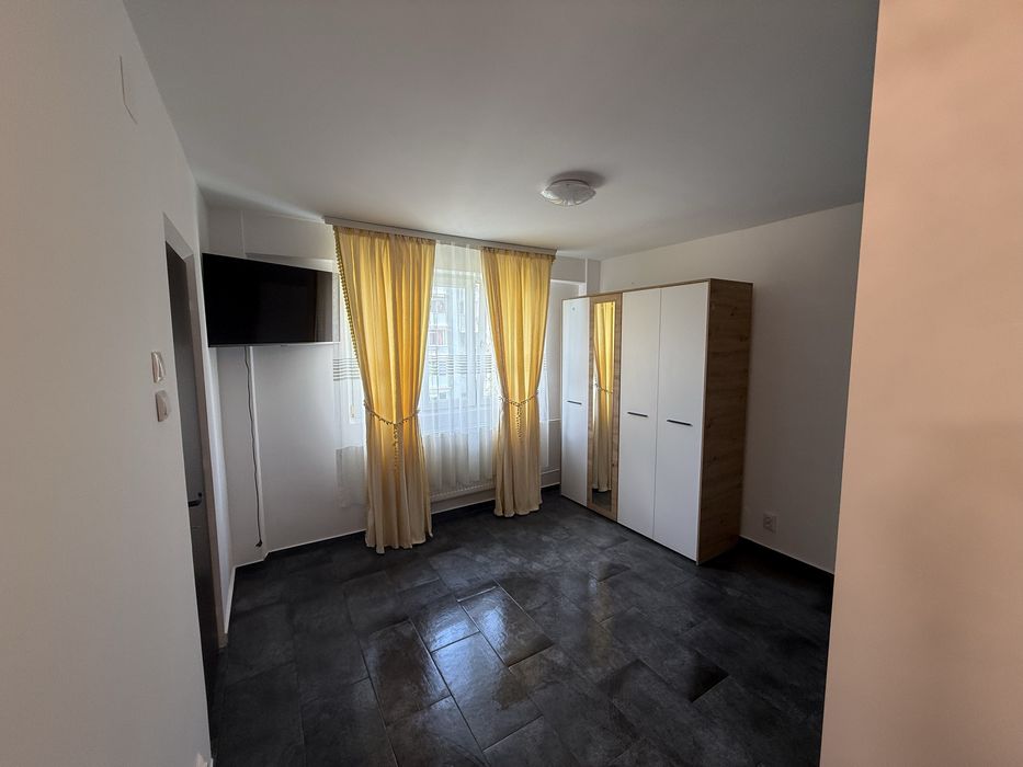 Inchiriez garsoniera