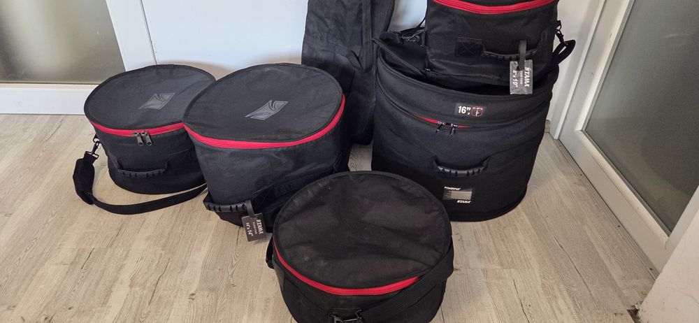 Gigbags huse tobe tama si hardware  stare foarte buna