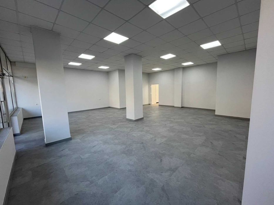 Продава се Офис в Разград, Център - 100 кв.м за 1836 €/кв.м - Снимка #1