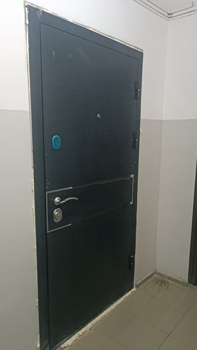 Продам срочна  дверь