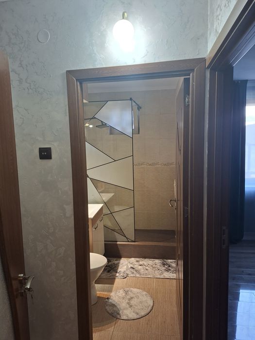 Vand apartament 3camere semidecomandat
