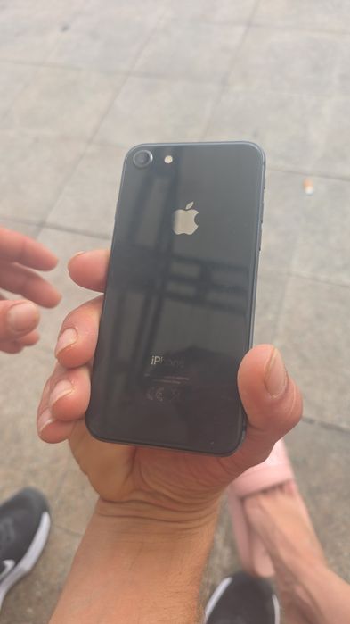 Schimb sau vând samsung a21s si iphone 8