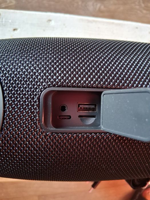 Boxă portabilă bluetooth