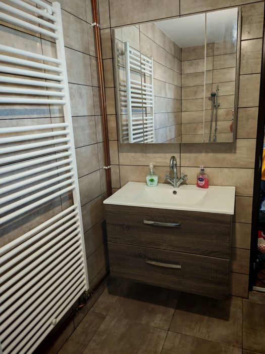 Casa de vanzare la 9km de centrul Craiovei