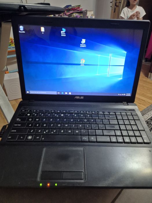 Vand laptop Asus