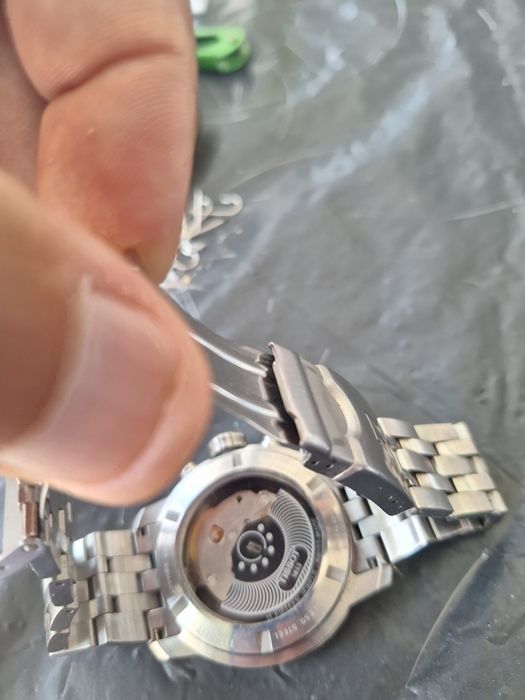 Часовник tissot автоматичен