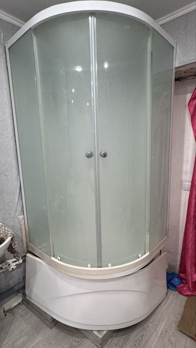 Продам душевую кабину