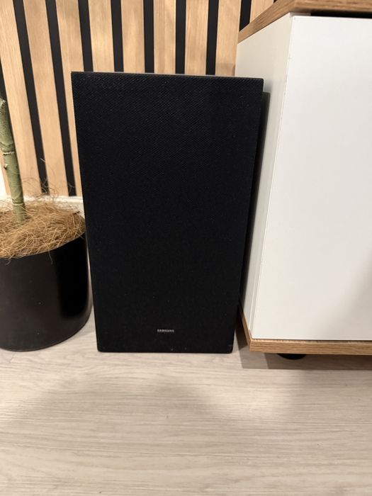 Телевизор и саундбар